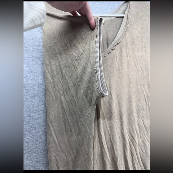 Kori Taupe V-Neck Short Sleeve Top - Picture 3 of 7